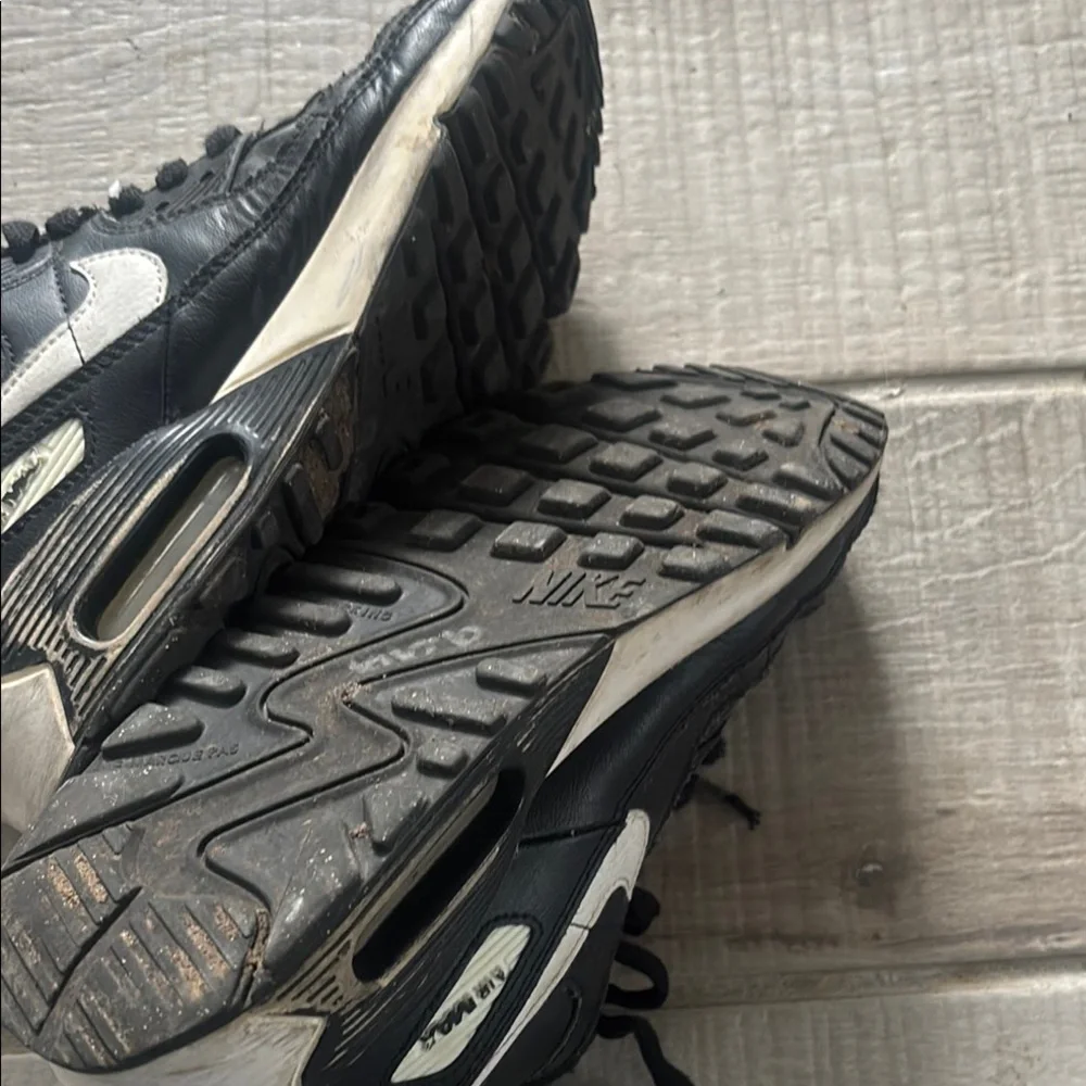 Nike Kids Black and Blue Sneakers - Picture 4 of 7